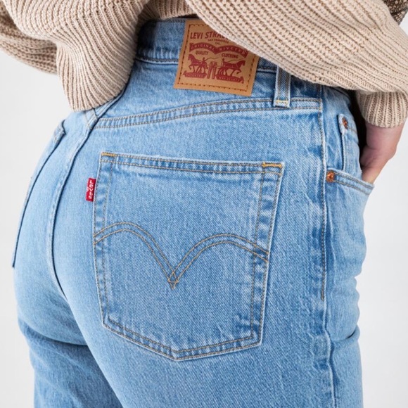 NWT Levi Ribcage Straight Ankle Jeans - Picture 3 of 5